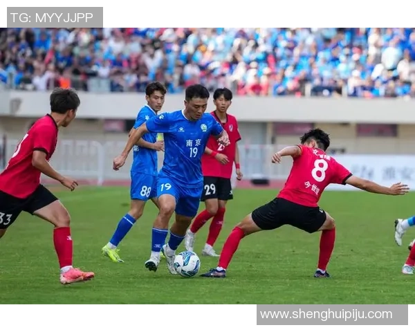 “苏超”南京队西班牙籍主教练：足球是城市间的一种沟通方法